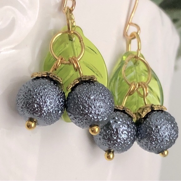 New Blueberry Dangling Mini Food Fruit Novelty Unique Artisan Handmade Earrings - Picture 4 of 7